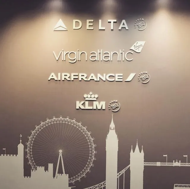 Adding a ‘touch of London’ to the Delta Air Lines, Virgin Atlantic, AirFrance and KLM London sales office entrance lobby. .
.
.
.
.
.
#delta #virgin #Airfrance #klm #salesoffice #airline  #london #office #bosrdroon #branding #onbrand #brandguidelines #upperclass #design #designagency #agencylife #clients #portfolio #graphicdesign #designers #holiday #travelling #travel #airplane #graphicdesignagency #brandimplementation #london #londoneye #theeye #londonbridge #toweroflondon
