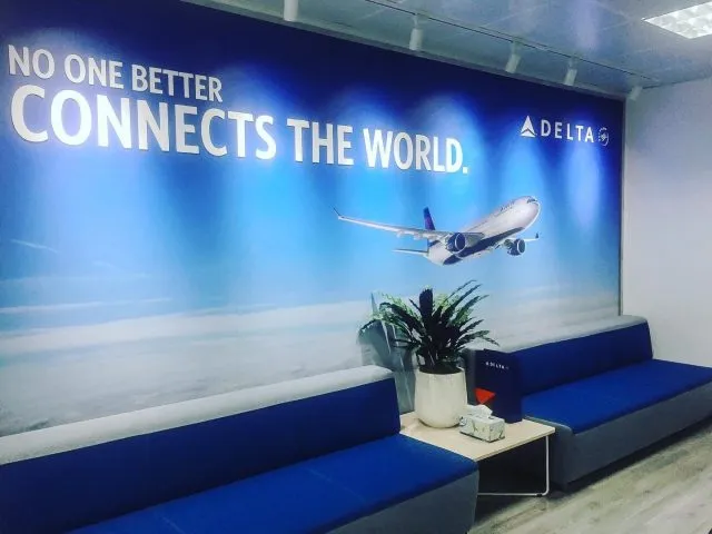 One of our latest wall designs for Delta Air Lines for their Shanghai Airport Customer Sales Office. The bold white 3D lettering added an additional impact to an already dramatic image.
.
.
.
.
#airports #airportsignage #signs #totems #delta #Shanghai #china #work #designers #adventure #travel #traveller #travellersofinstagram #fly #airline #airplane #directions #love #brand #brandimplementation #designers #instagood #followme #amsterdam #business #b2b #marketing